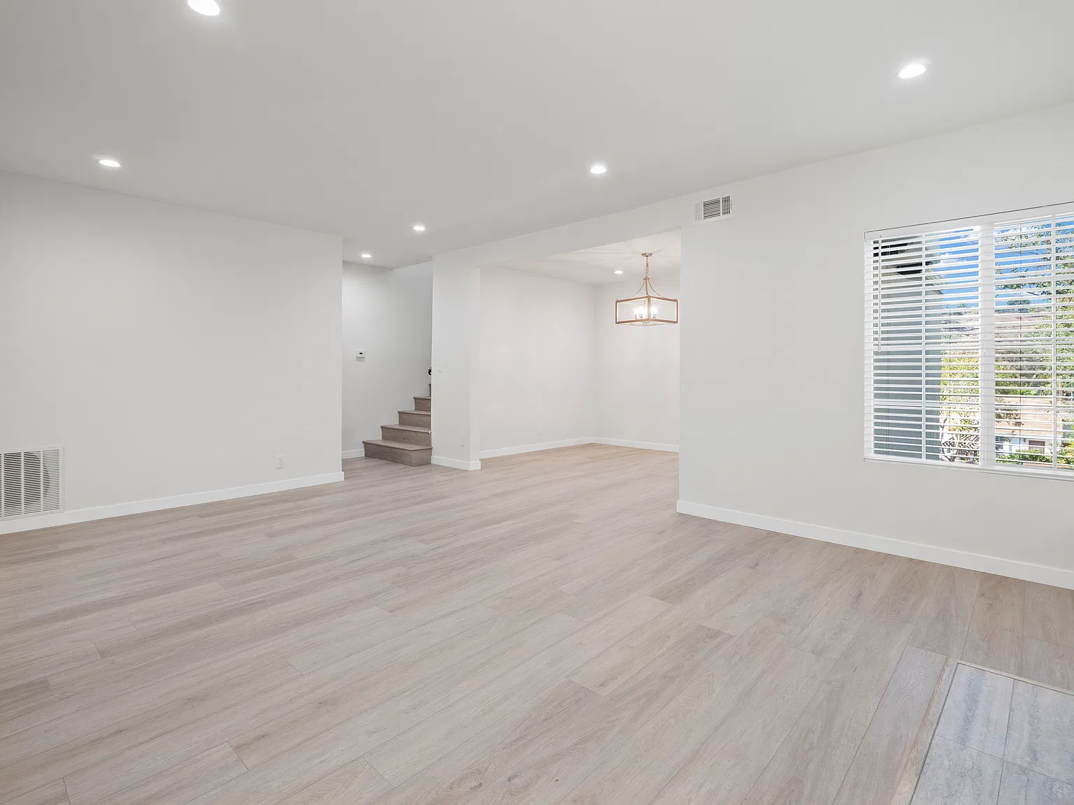 2 bed, 1250 sqft, $3,900 — Photo 4