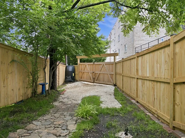 1317 Pendleton St — Photo 46