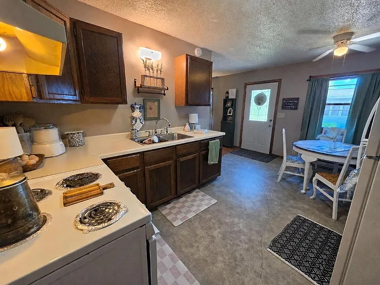 2338 Dorret Rd #D — Photo 10