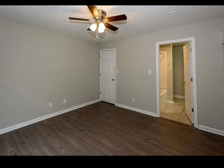 5339 Avery Woods Ln — Photo 8