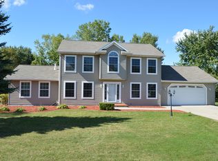 N1565 Evening Star Dr, Greenville, WI 54942