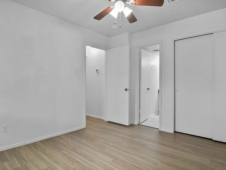 5720 Cedar Creek Dr — Photo 19