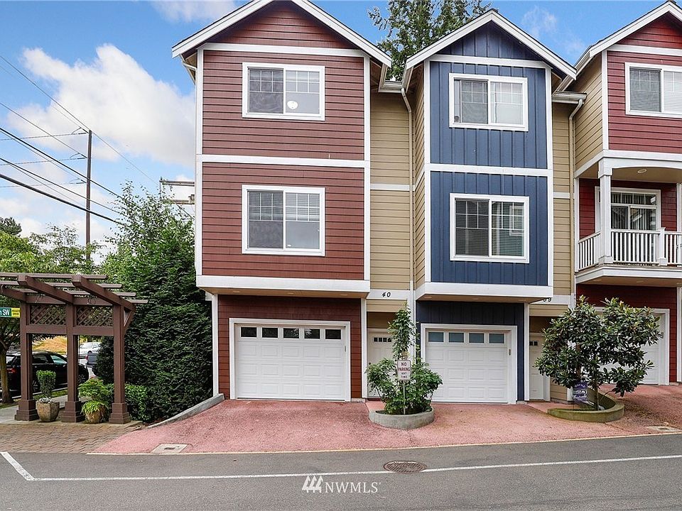 Home exterior. Unit #40 is the corner unit in the community offering plenty of natural light and fresh air.