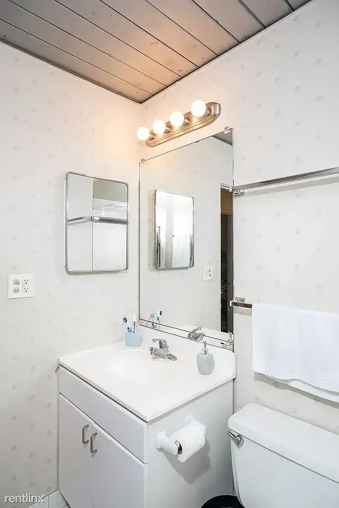 2 bed, 1.5 bath, 1100 sqft, $2,800 — Photo 3