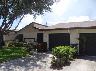 12 Ridge Pointe Dr APT B, Boynton Beach, FL 33435