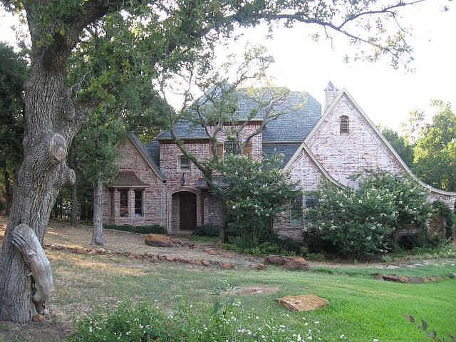 1st image of 500 Holly Ct