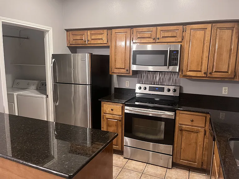 1307 Kinney Ave #110 — Photo 4