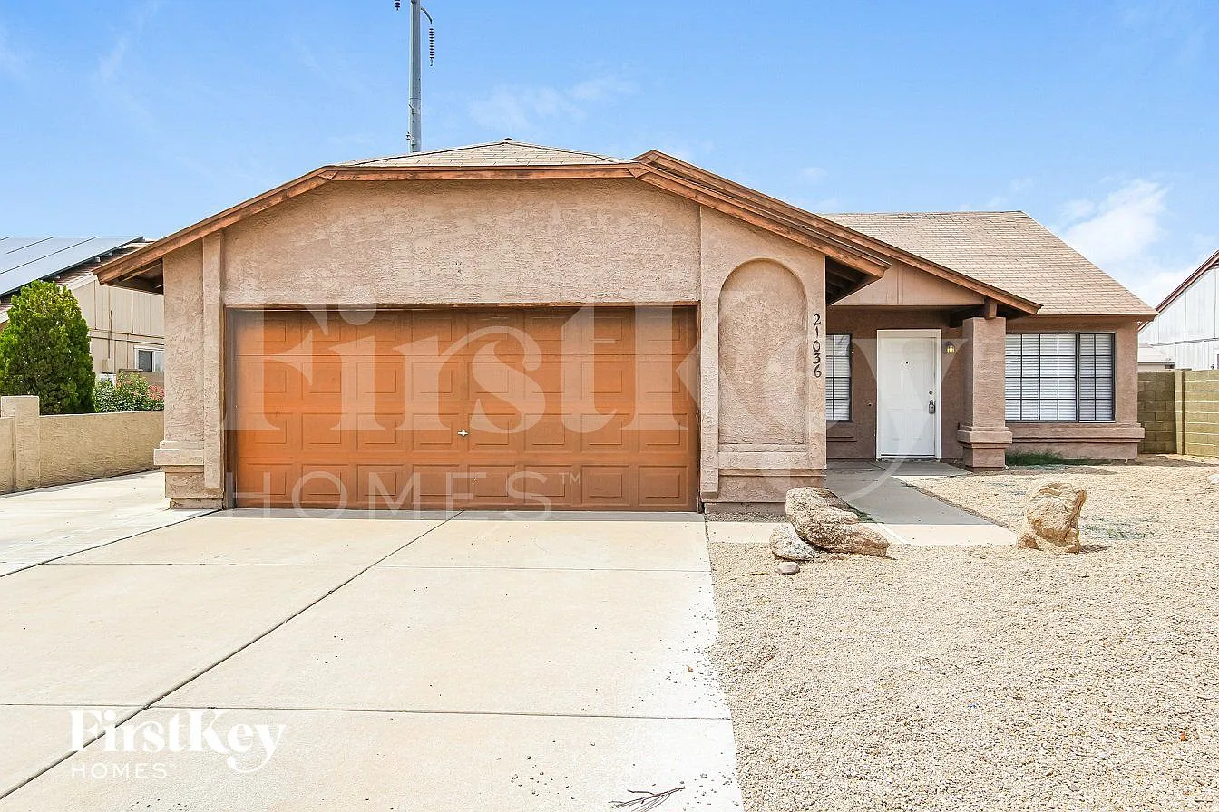 3 bed, 2.0 bath, 1877 sqft, $2,475 — Photo 1