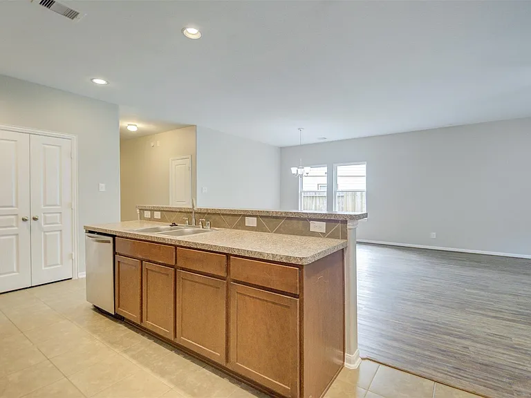 6026 Burnet Bend Ave — Photo 10