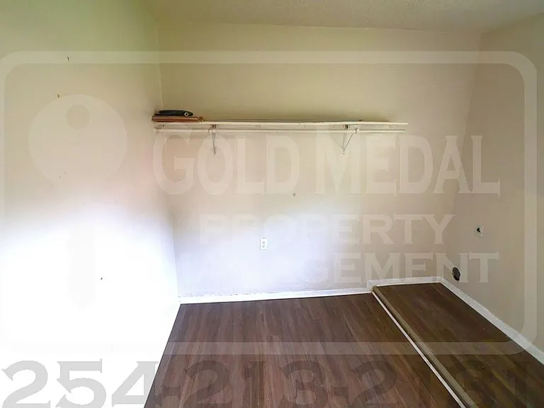 1706 Cole St — Photo 7