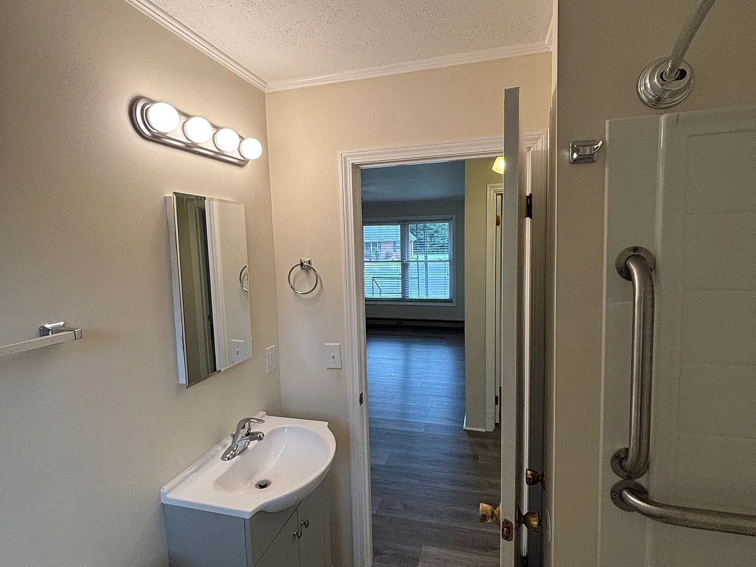 827 Cox Rd — Photo 3