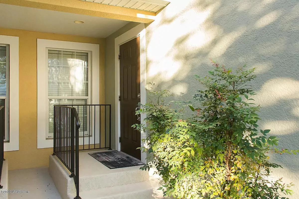 3 bed, 1857 sqft, $1,995 — Photo 2