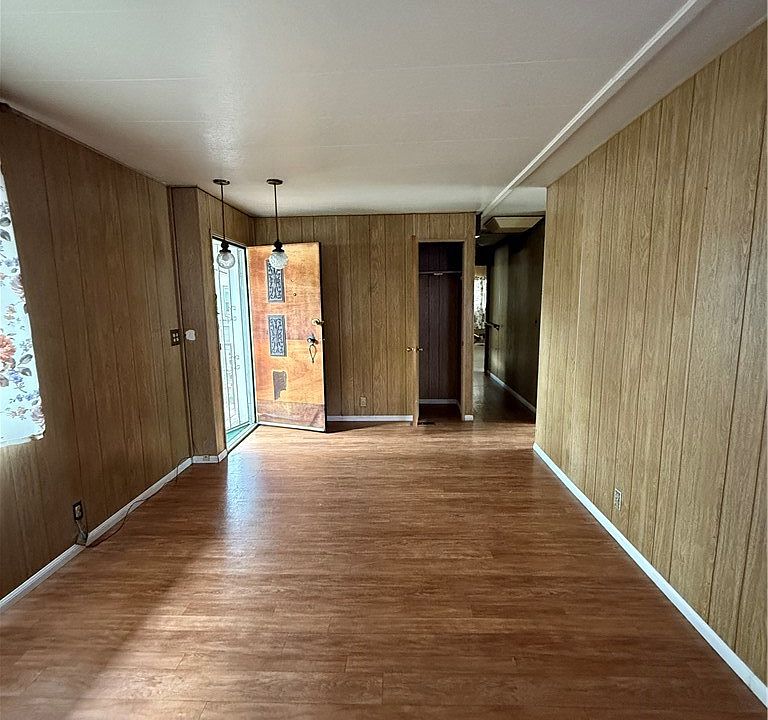 2nd image of 12147 Lakeland Rd #32