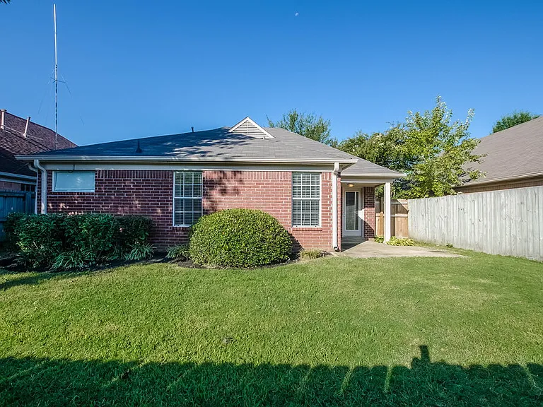 5892 Alexandria Ln — Photo 18