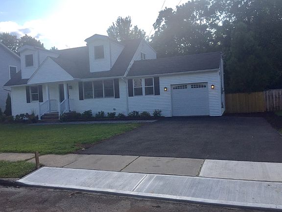2nd image of 1114 Boulevard