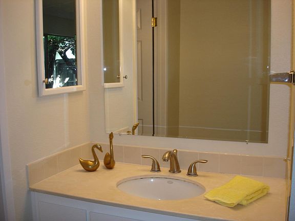 5th image of 8068 Park Villa Cir