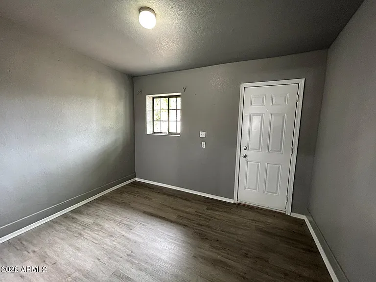 835 N F Ave — Photo 9