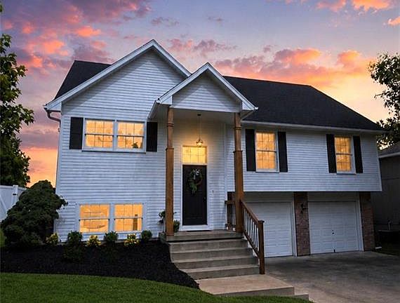 2nd image of 207 Parkway Dr