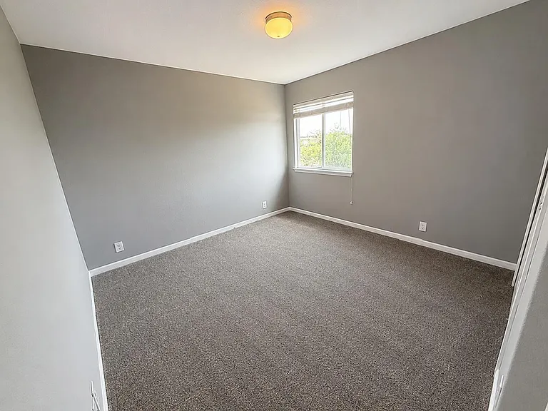220 Adriana Ln — Photo 7