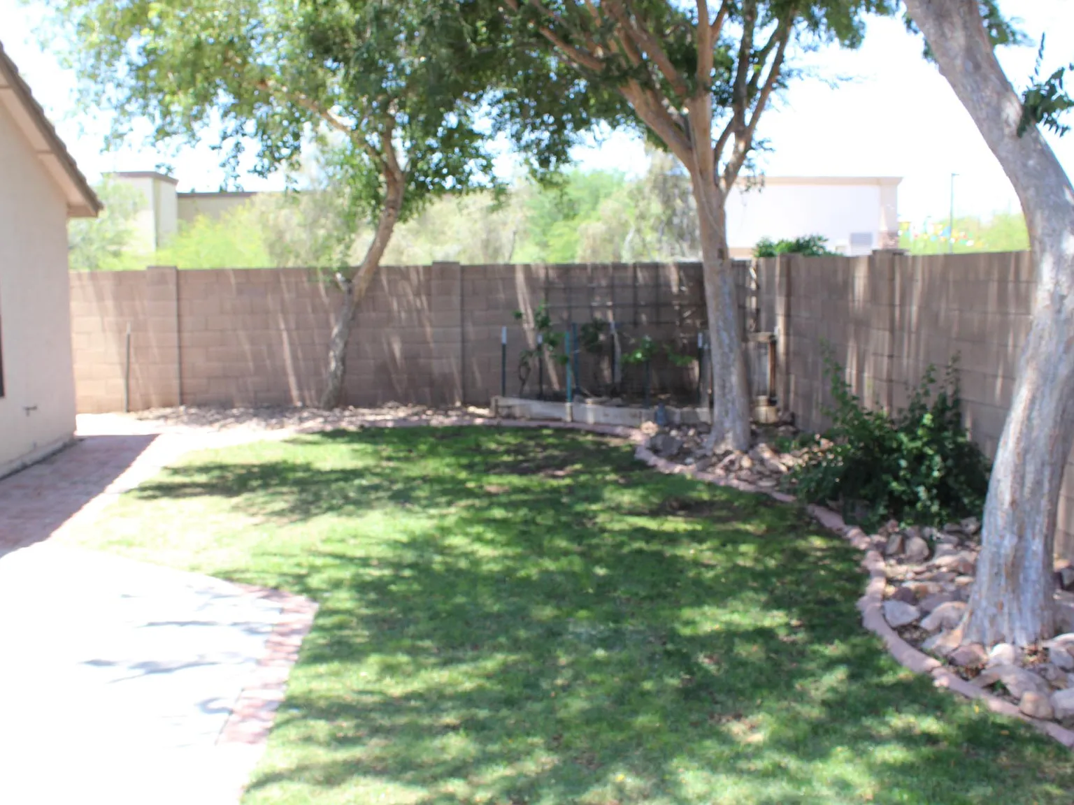 4 bed, 1307 sqft, $2,300 — Photo 2