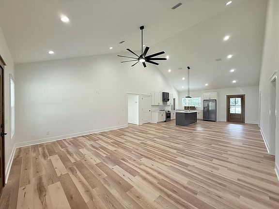 3rd image of 3411 Bob Bowen Rd