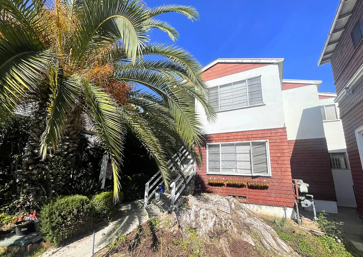 Building Photo - 2415 1st Ave