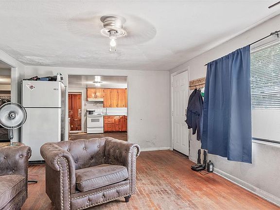 4th image of 4849 GRAND AVENUE
