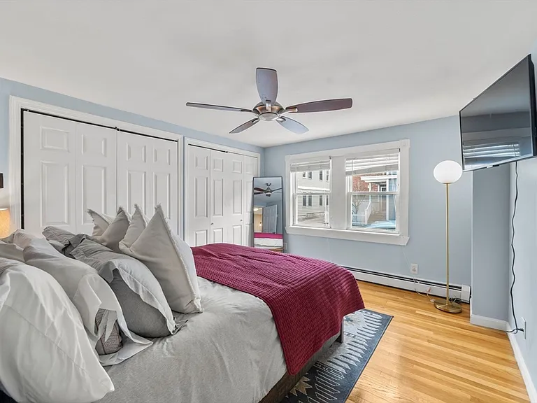 528 E 3rd St #1 — Photo 10
