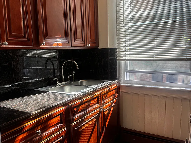 71 Kenyon St #2 — Photo 12