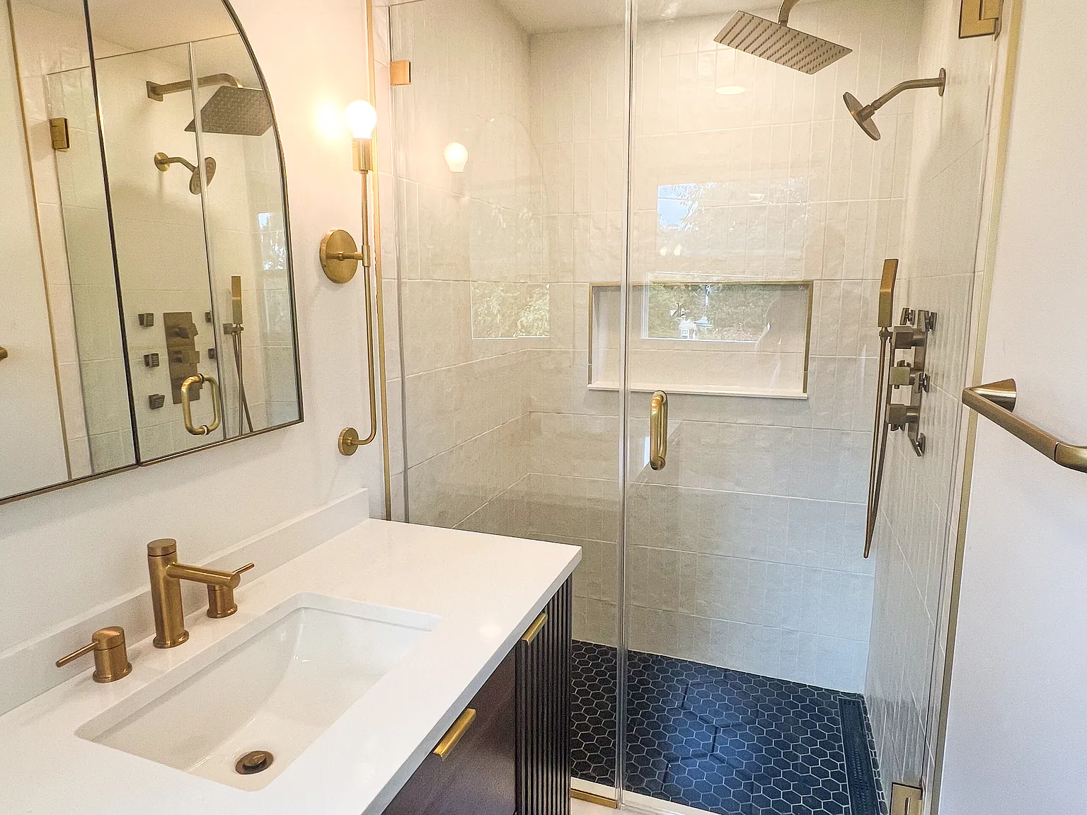 4 bed, 2766 sqft, $4,950 — Photo 3