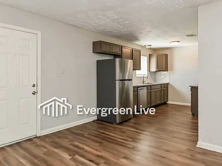 7421 Plover Cir — Photo 2