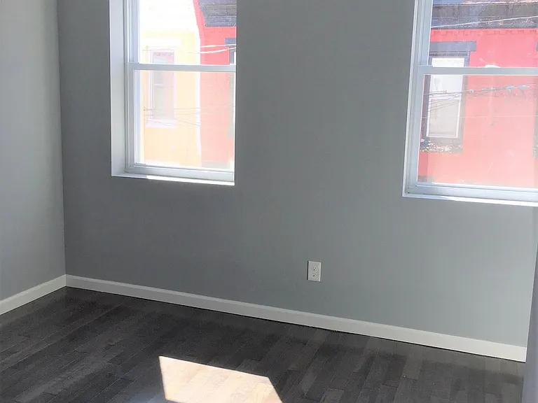 2237 Sears St — Photo 15