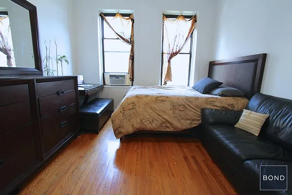 Rented by Bond New York | media 21