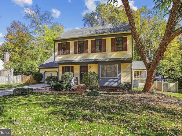 15421 Autumn Ln, Dumfries, VA 22025