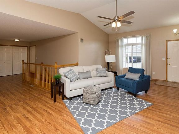 5th image of 9513 Fir Ln