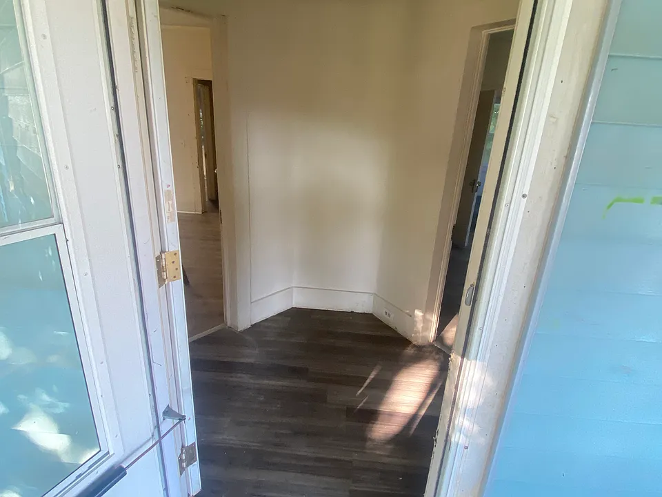 106 Warren Ct