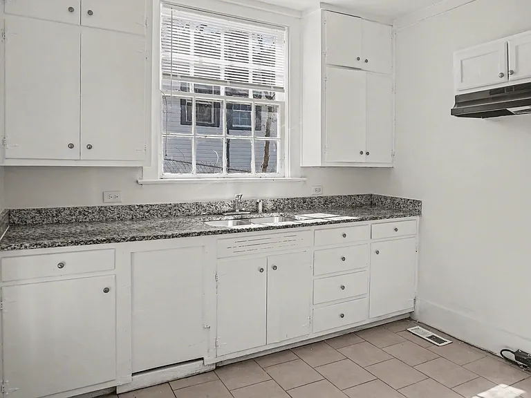 1811 Fairfax Ave — Photo 10