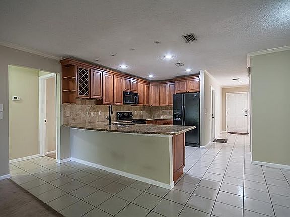 4th image of 8643 Leighton Dr