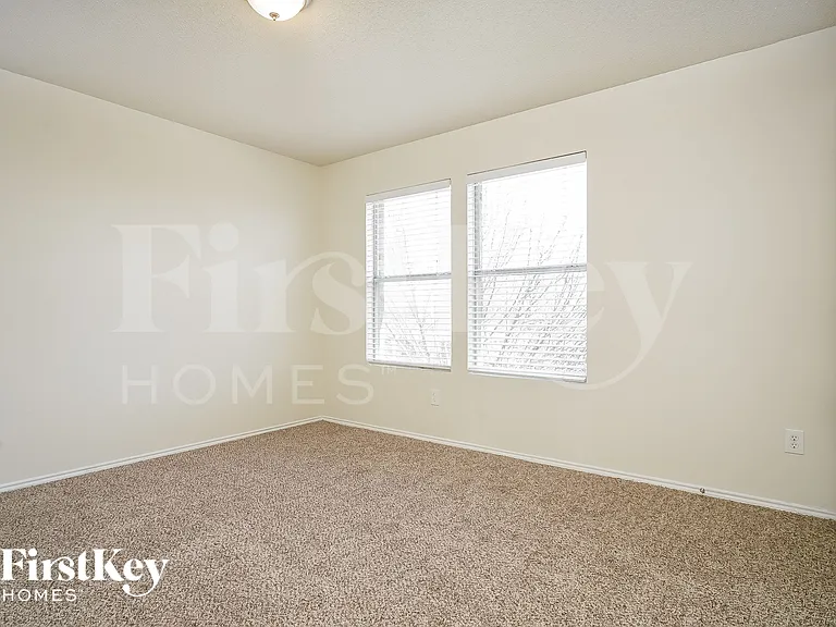 1464 Greenbrook Dr — Photo 13
