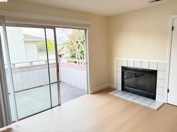 25129 Copa Del Oro Dr Unit 203, Hayward, CA 94545