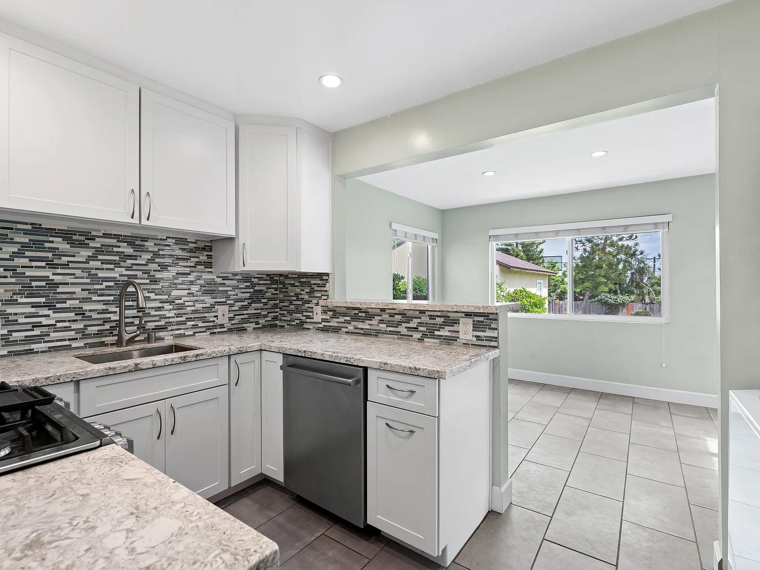 7746 Boeing Ave, Los Angeles, CA 90045, USA — Photo 4