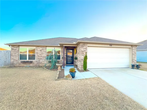 725 NW 68th Ave, Bentonville, AR 72712