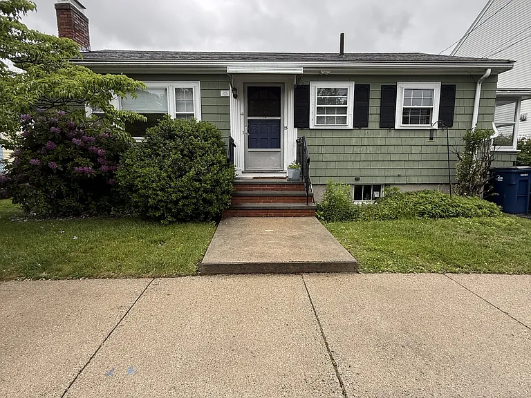15 Swan St — Photo 10