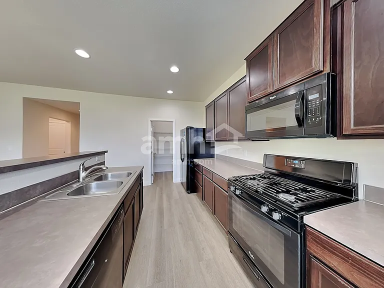 348 Lolo Trail Ave — Photo 3