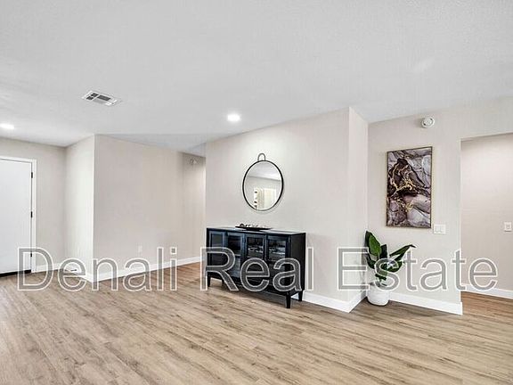 4th image of 18003 N 135th Dr