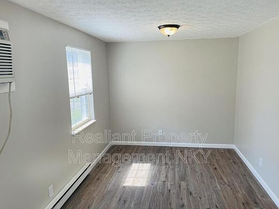2nd image of 6 Willow St Unit 1