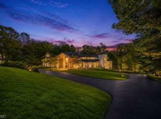 809 W Shore Dr, Kinnelon Boro, NJ 07405