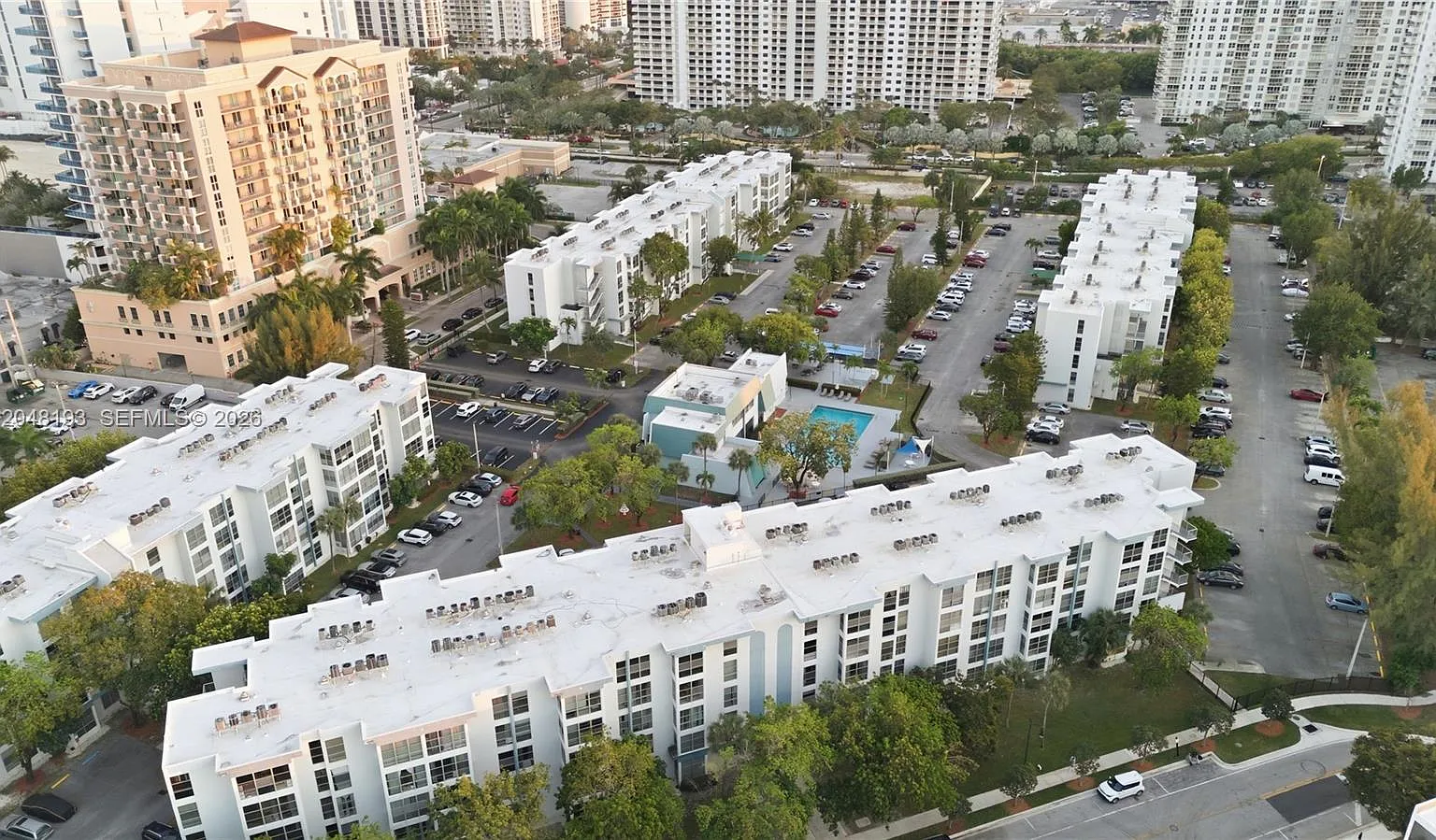 Avila Condo — Photo 3