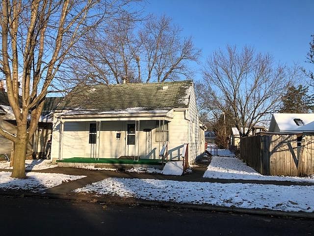 1st image of 611 E 2nd St