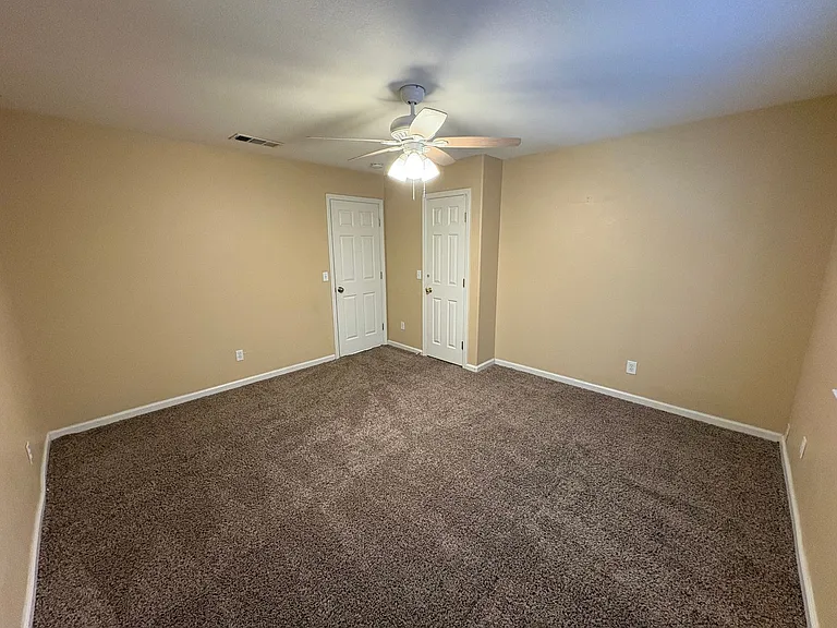 703 W Russell Ave — Photo 36